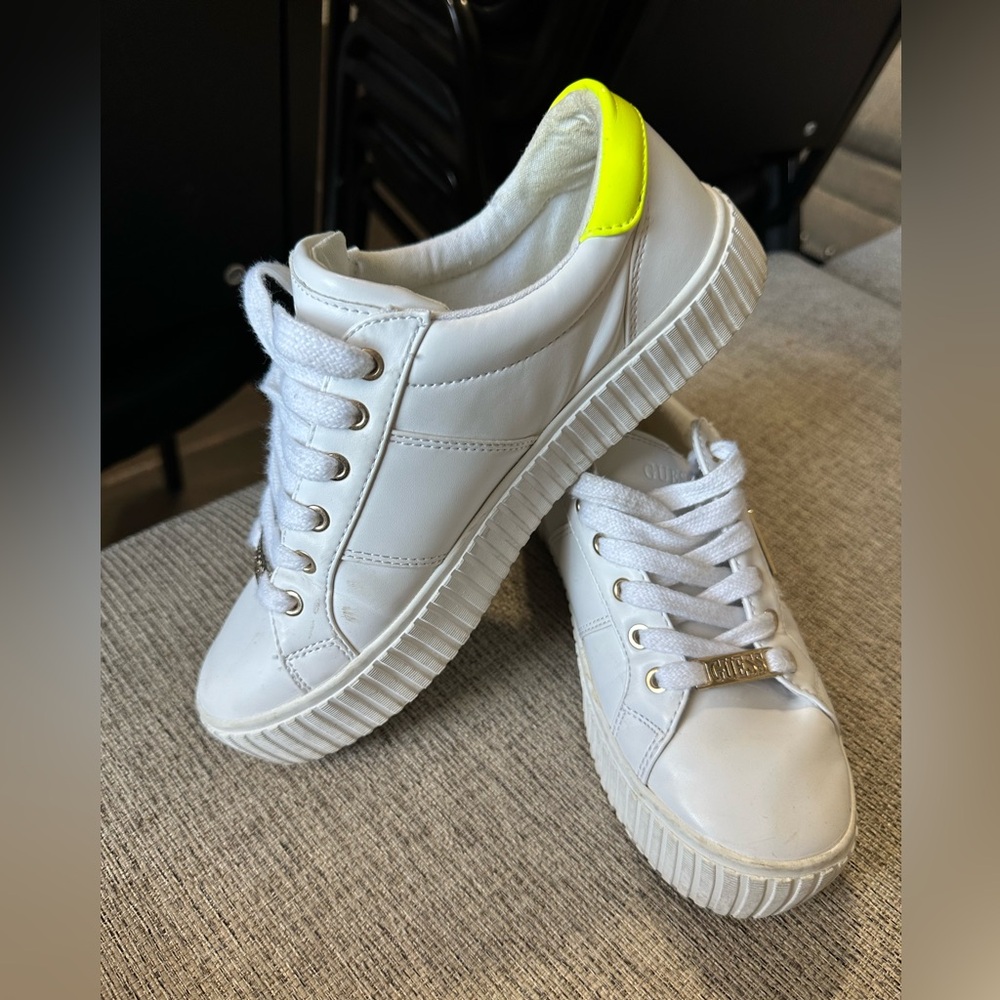 Guess sneakers - Picture 3 of 10
